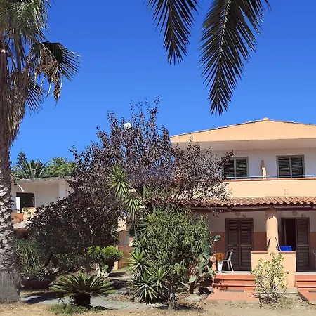Locazione Turistica Esmeraldo-6 Apartmán *